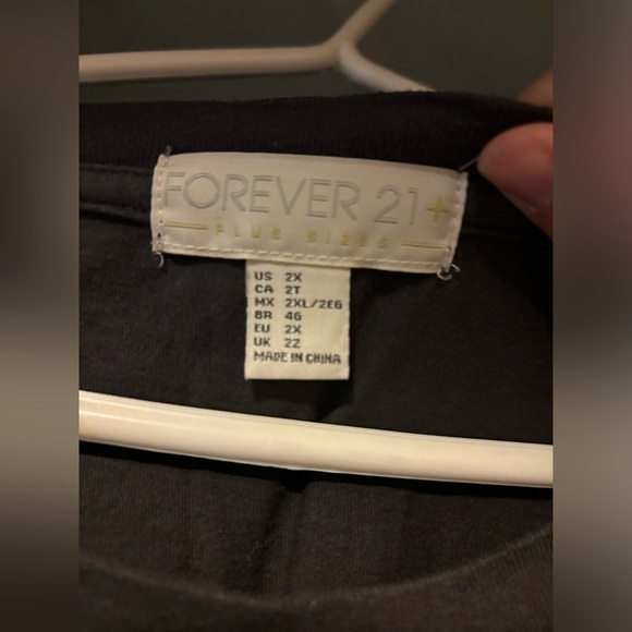 Forever 21 T-shirt size xxl - Picture 2 of 3